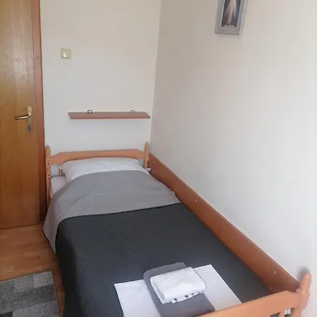 Bed and breakfast Jelena 2*