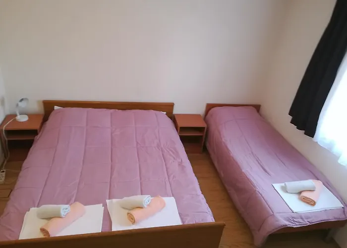 Jelena Alojamento de Acomodação e Pequeno-almoço 2*